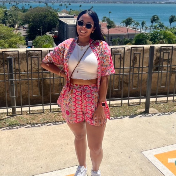 2 Piece Set: Pink Printed Kimono Shirt and Shorts - Picture 10 of 16